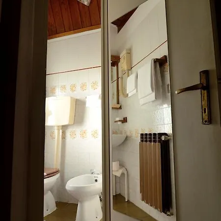 Mirella Hotel 3*